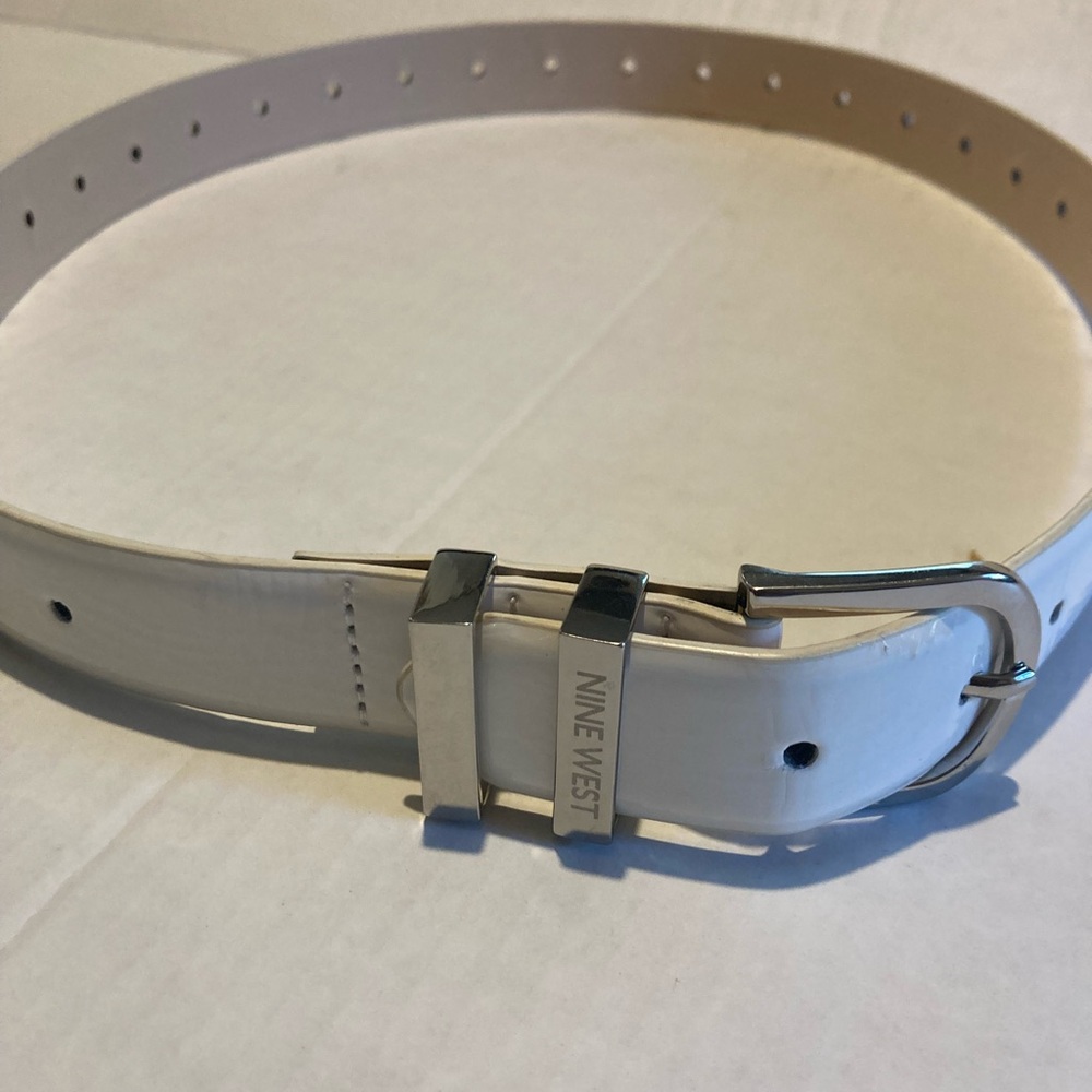 NEOT Nine West White Belt with Silver Buckle